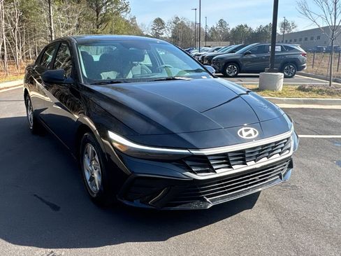 New 2026 Hyundai Elantra SE image 7