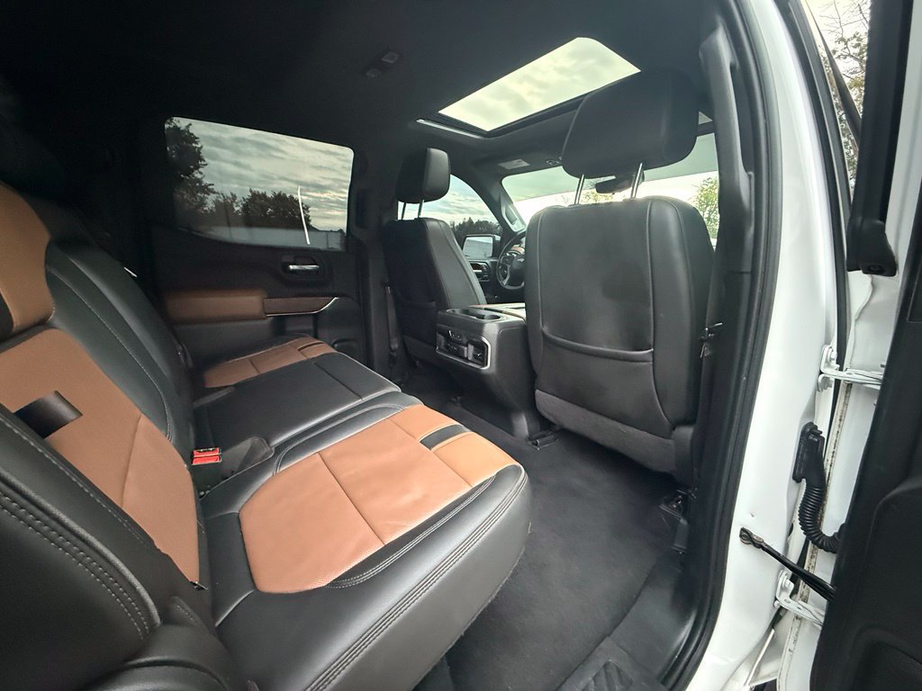 Used 2019 Chevrolet Silverado 1500 High Country w/ Technology Package AWD/4WD image 32