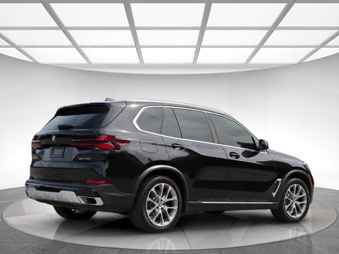 Used 2024 BMW X5 xDrive40i w/ Premium Package AWD/4WD image 6