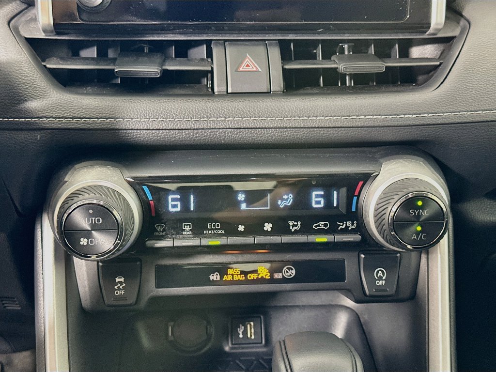 Used 2025 Toyota RAV4 XLE FWD image 16