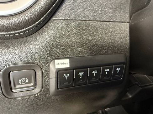 Used 2023 Chevrolet Silverado 2500 LTZ w/ Gooseneck/5TH Wheel Package AWD/4WD image 24