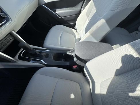 Used 2024 Toyota Corolla Cross L image 24