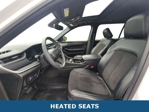 Used 2023 Jeep Grand Cherokee L Laredo AWD/4WD image 5