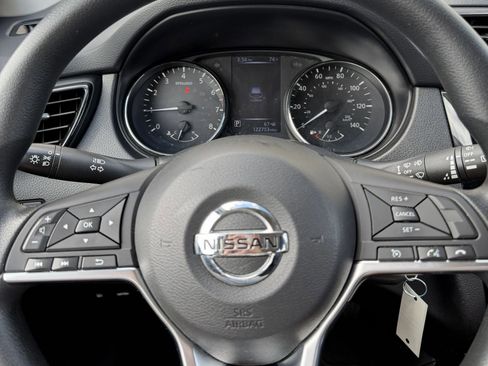 Used 2018 Nissan Rogue Sport S AWD/4WD image 7