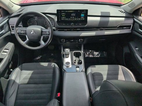 Used 2025 Mitsubishi Outlander SE FWD image 26