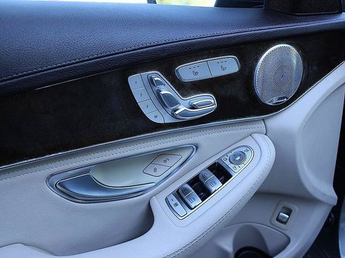 Used 2016 Mercedes-Benz C 300 Sedan image 10