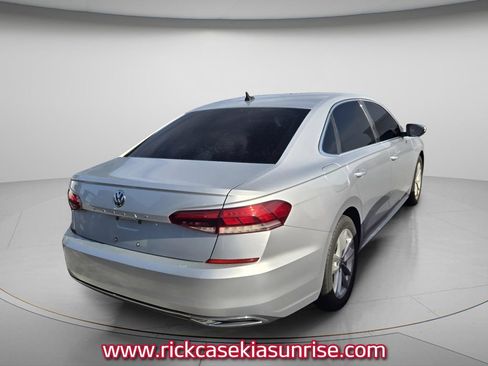 Used 2020 Volkswagen Passat 2.0T SE FWD image 5