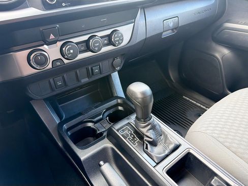 Used 2020 Toyota Tacoma SR image 10