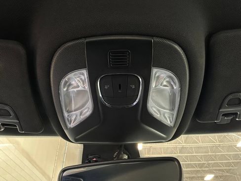 Used 2025 Jeep Compass Limited AWD/4WD image 16