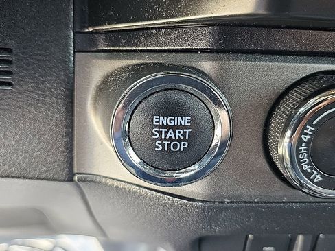 Used 2022 Toyota Tacoma TRD Sport w/ Technology Package AWD/4WD image 34