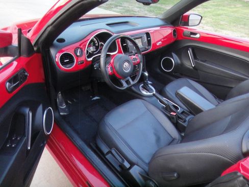 Used 2016 Volkswagen Beetle 1.8T S image 13