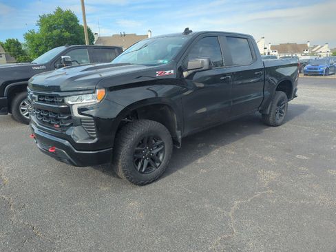 Used 2024 Chevrolet Silverado 1500 LT Trail Boss AWD/4WD image 3