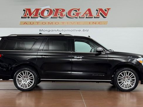 Used 2023 Ford Expedition Max Platinum AWD/4WD image 2