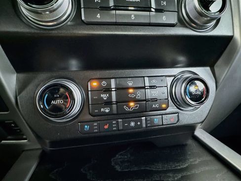 Used 2020 Ford F150 Platinum w/ Equipment Group 701A Luxury AWD/4WD image 36