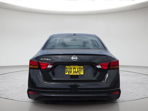 Used 2025 Nissan Altima 2.5 SV FWD image 4