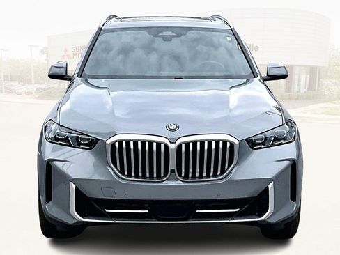 Used 2025 BMW X5 xDrive50e image 2