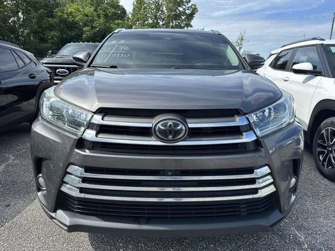 Used 2017 Toyota Highlander Limited Platinum AWD/4WD image 11