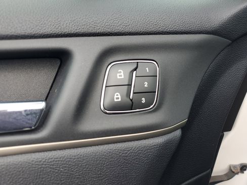 Used 2018 Lincoln MKC Premiere image 18