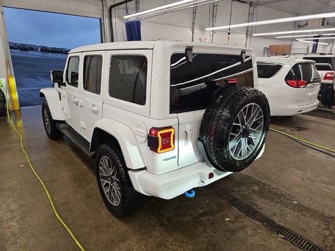Used 2024 Jeep Wrangler High Altitude AWD/4WD image 8