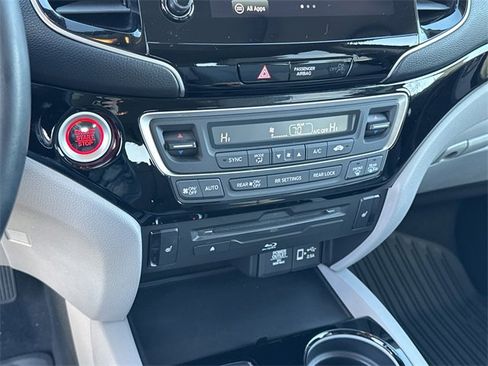 Used 2019 Honda Pilot Touring image 32