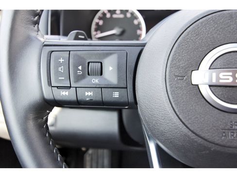 Certified 2025 Nissan Pathfinder SV FWD image 20