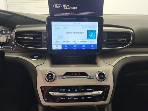Used 2024 Ford Explorer XLT w/ Equipment Group 202A AWD/4WD image 14