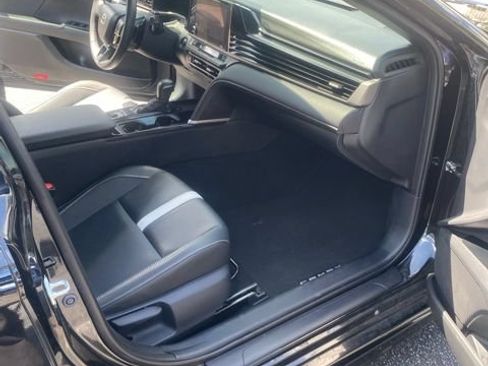 Used 2025 Toyota Camry SE FWD image 16