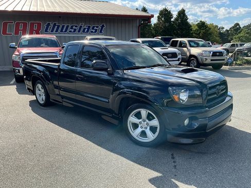 Used 2006 Toyota Tacoma X-Runner image 2