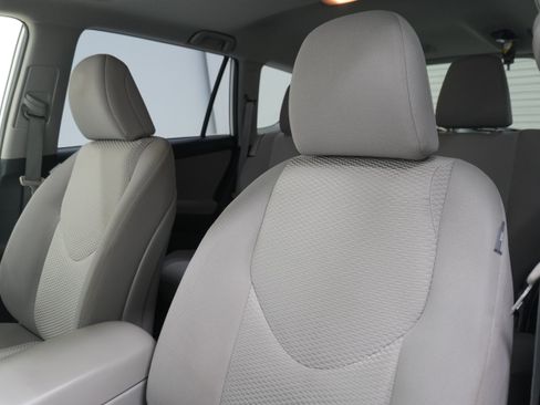 Used 2012 Toyota RAV4 FWD w/ Upgrade Value Pkg image 9