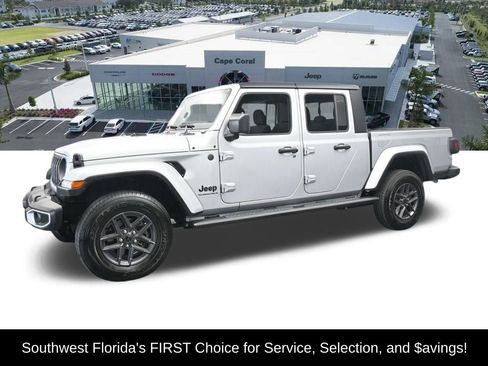 Certified 2024 Jeep Gladiator Sport image 2