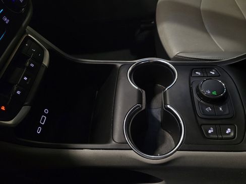 Used 2022 GMC Terrain SLT image 26