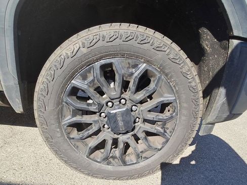 Used 2025 GMC Sierra 2500 Denali Ultimate image 2