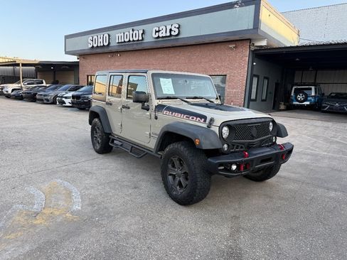 Used 2018 Jeep Wrangler Unlimited Rubicon AWD/4WD image 2