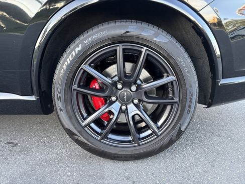 Used 2018 Dodge Durango SRT w/ Technology Group AWD/4WD image 14
