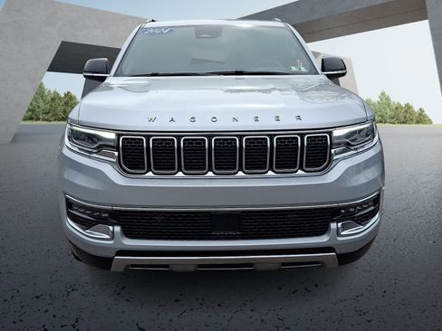 Used 2024 Jeep Wagoneer Series III AWD/4WD image 2