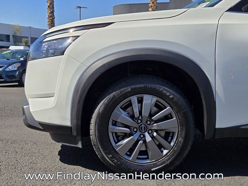 Used 2025 Nissan Pathfinder SV FWD image 9