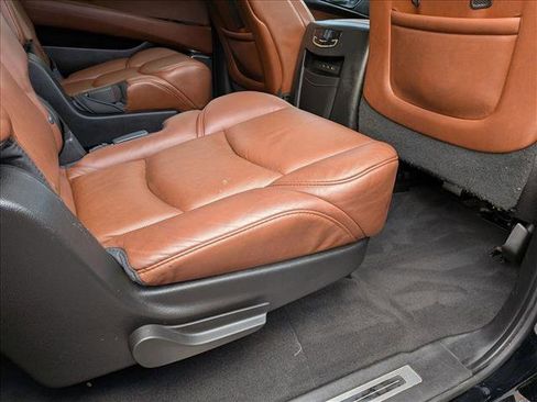 Used 2017 Cadillac Escalade ESV Luxury image 18