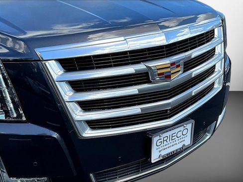 Used 2016 Cadillac Escalade ESV Luxury AWD/4WD image 35