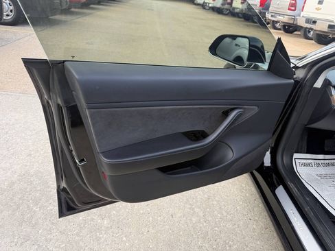 Used 2018 Tesla Model 3 Long Range RWD image 8