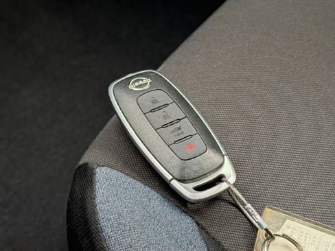 Used 2025 Nissan Versa SV FWD image 21