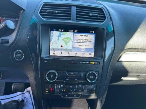 Used 2019 Ford Explorer XLT w/ Equipment Group 202A image 24