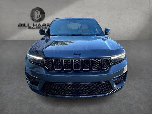 New 2025 Jeep Grand Cherokee Summit image 2