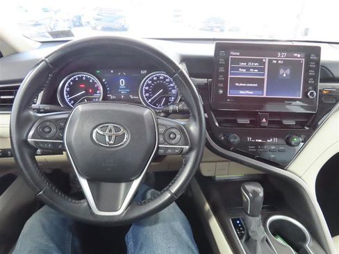 Used 2021 Toyota Camry XLE FWD image 20
