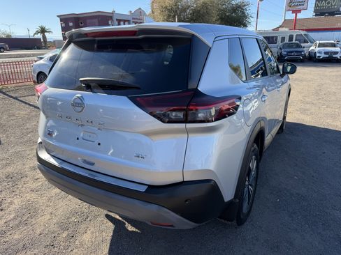 Used 2023 Nissan Rogue SV FWD image 5