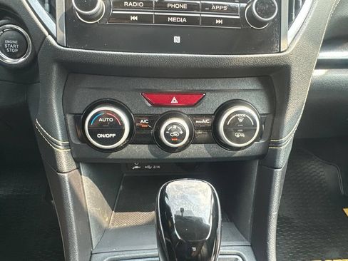 Used 2022 Subaru Crosstrek 2.5i Sport w/ Moonroof Package AWD/4WD image 5