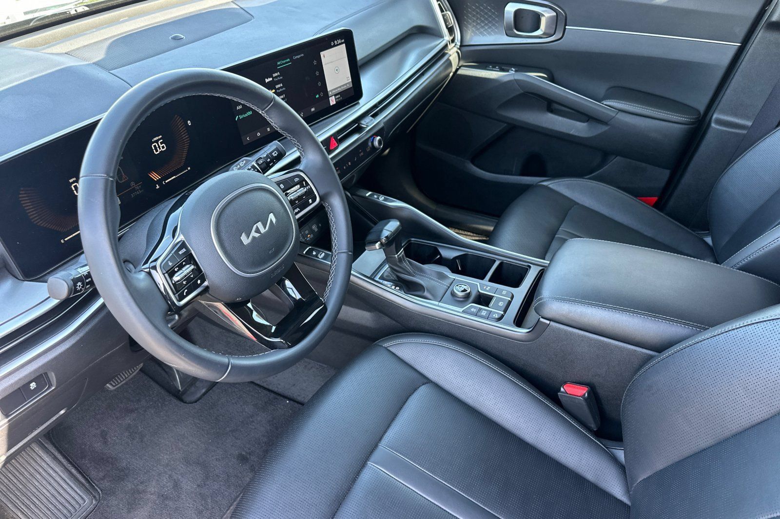 Used 2024 Kia Sorento S FWD image 11