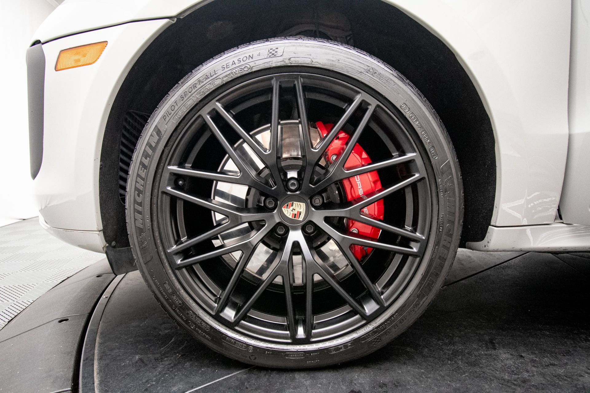 Used 2023 Porsche Macan GTS w/ Premium Package Plus AWD/4WD image 20