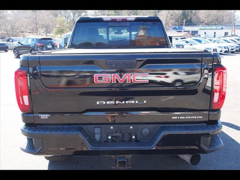 Used 2021 GMC Sierra 2500 Denali w/ Denali Black Diamond Edition image 4