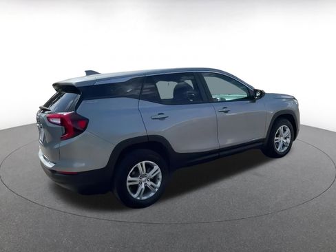 Used 2024 GMC Terrain SLE image 15