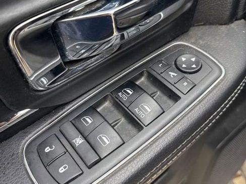 Used 2018 RAM 1500 Laramie AWD/4WD image 21
